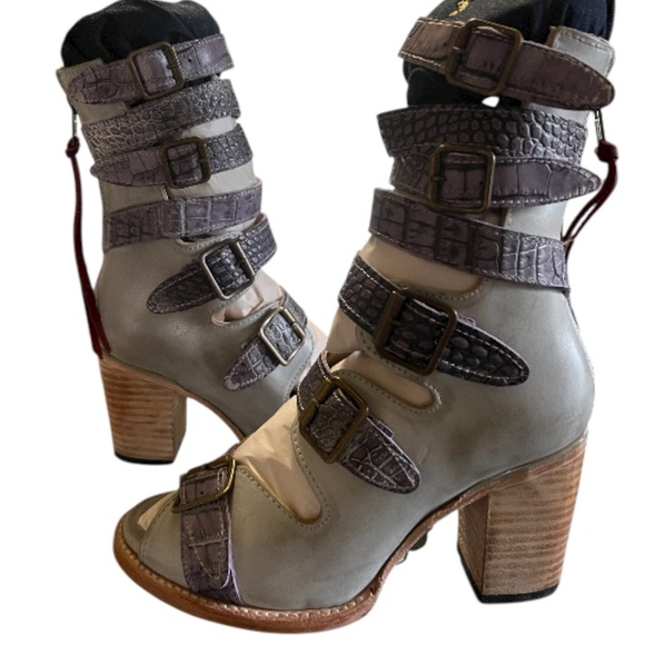 Freebird by Steven bond boots size 9